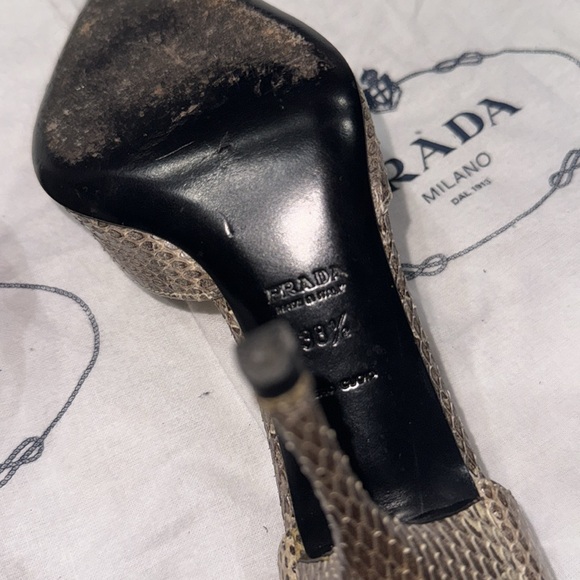 Beautiful 90’s Vintage PRADA Python sz 38 1/2 pointy heels - Picture 4 of 7